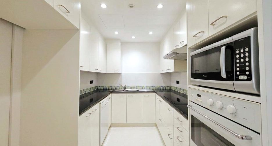 Condo en alquiler de 4 habitaciones en Sathon, Bangkok