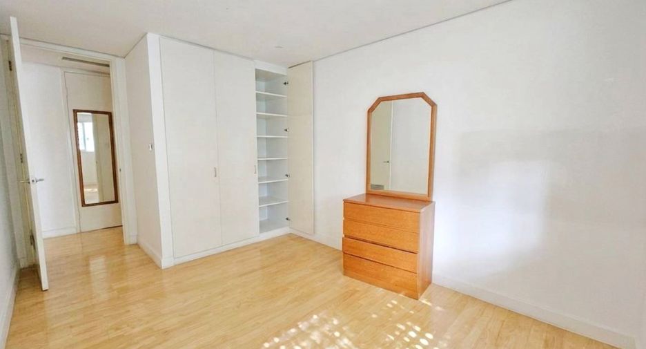 Condo en alquiler de 4 habitaciones en Sathon, Bangkok