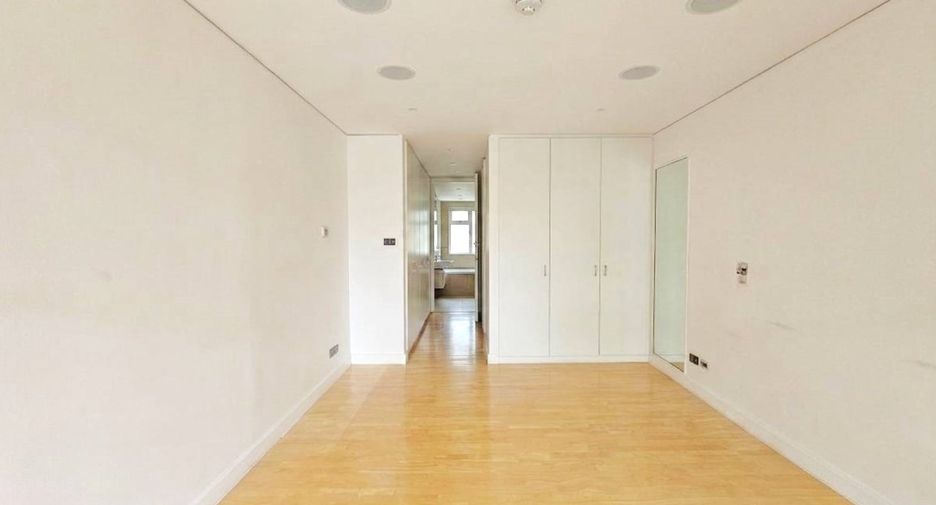 Condo en alquiler de 4 habitaciones en Sathon, Bangkok