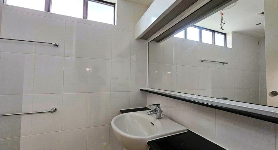 Condo en alquiler de 4 habitaciones en Sathon, Bangkok
