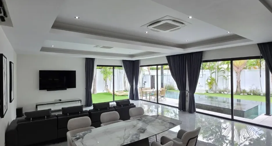 Villa zum Kauf mit 6 Zimmer in Bang Lamung, Chonburi