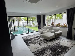 Villa zum Kauf mit 6 Zimmer in Bang Lamung, Chonburi