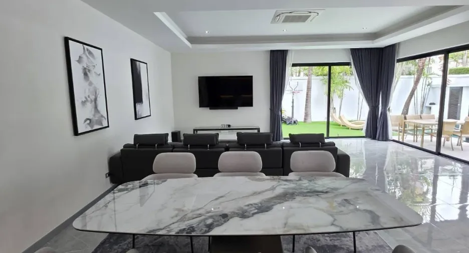 Villa zum Kauf mit 6 Zimmer in Bang Lamung, Chonburi