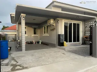 Casa en alquiler de 2 habitaciones en Bang Lamung, Chonburi
