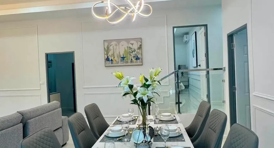 Villa en venta de 4 habitaciones en Bang Lamung, Chonburi