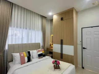 Villa zum Kauf mit 4 Zimmer in Bang Lamung, Chonburi
