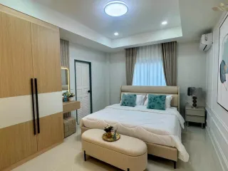Villa zum Kauf mit 4 Zimmer in Bang Lamung, Chonburi