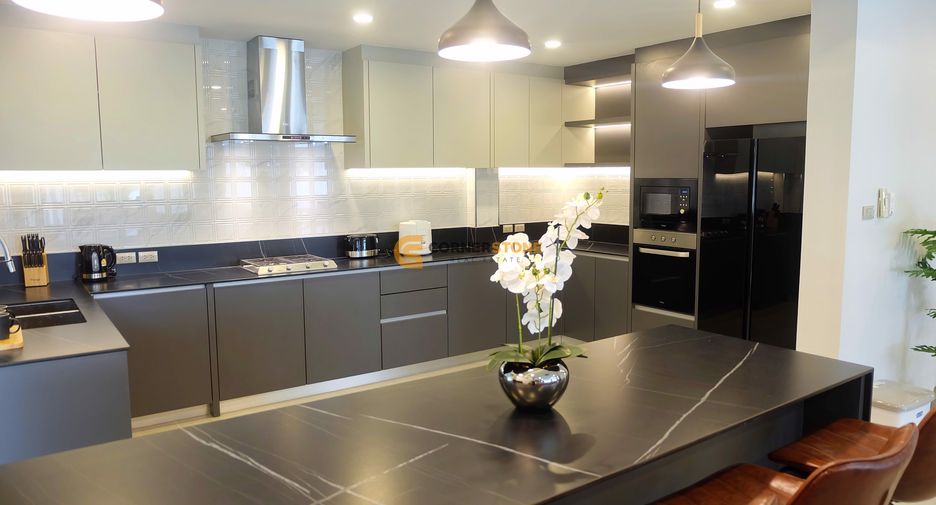 For rent 5 bedrooms house in Bang Lamung, Chonburi
