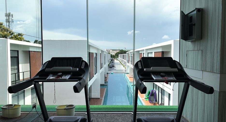 Casa adosada en venta de 4 habitaciones en Bang Lamung, Chonburi
