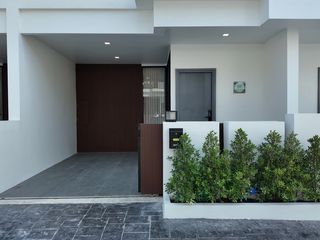 Casa adosada en venta de 4 habitaciones en Bang Lamung, Chonburi