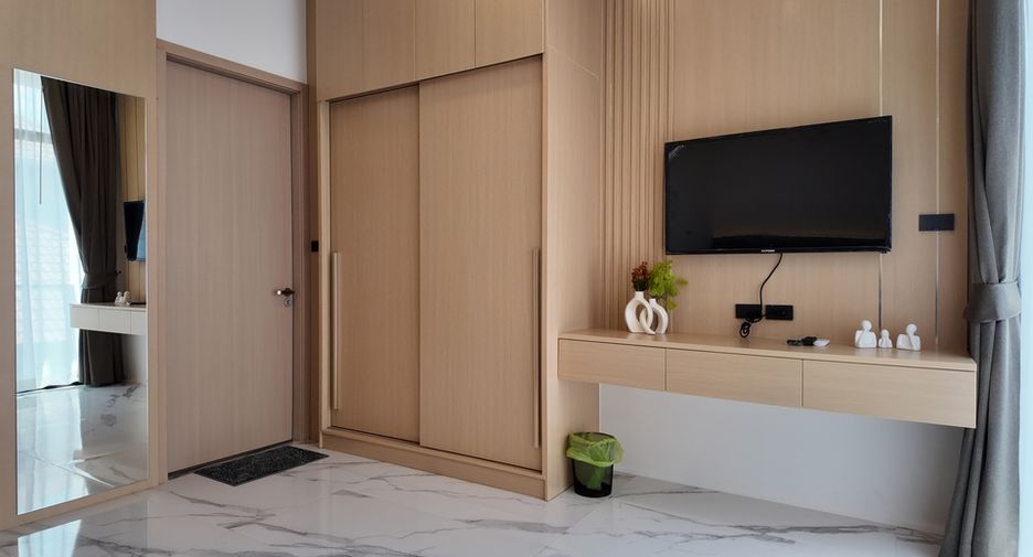 Casa adosada en venta de 4 habitaciones en Bang Lamung, Chonburi