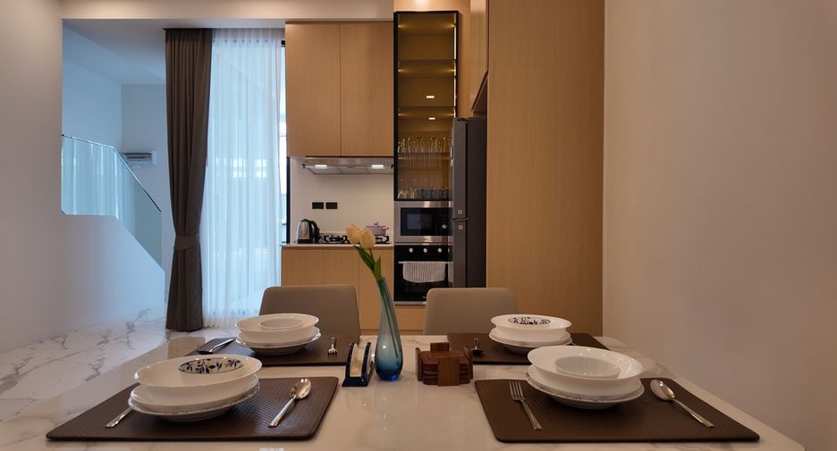 Casa adosada en venta de 4 habitaciones en Bang Lamung, Chonburi