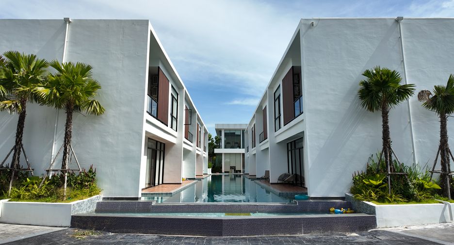 Casa adosada en venta de 4 habitaciones en Bang Lamung, Chonburi