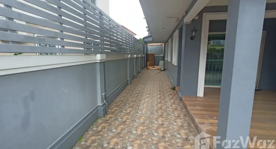 For sale 4 bedrooms house in Khlong Luang, Pathum Thani