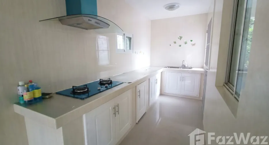 For sale 4 bedrooms house in Khlong Luang, Pathum Thani