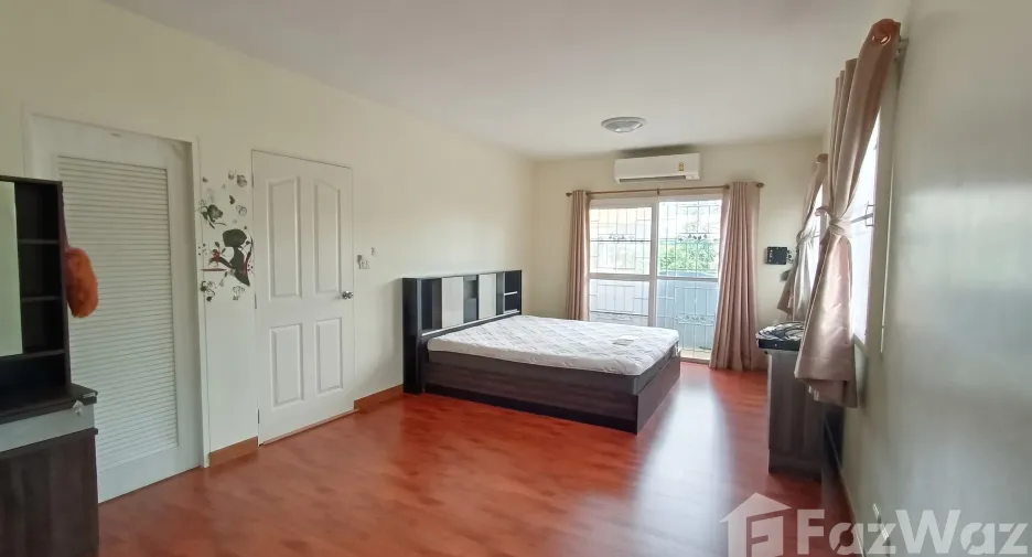 For sale 4 bedrooms house in Khlong Luang, Pathum Thani