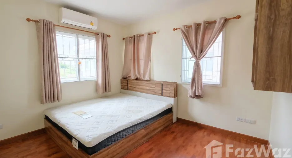 For sale 4 bedrooms house in Khlong Luang, Pathum Thani