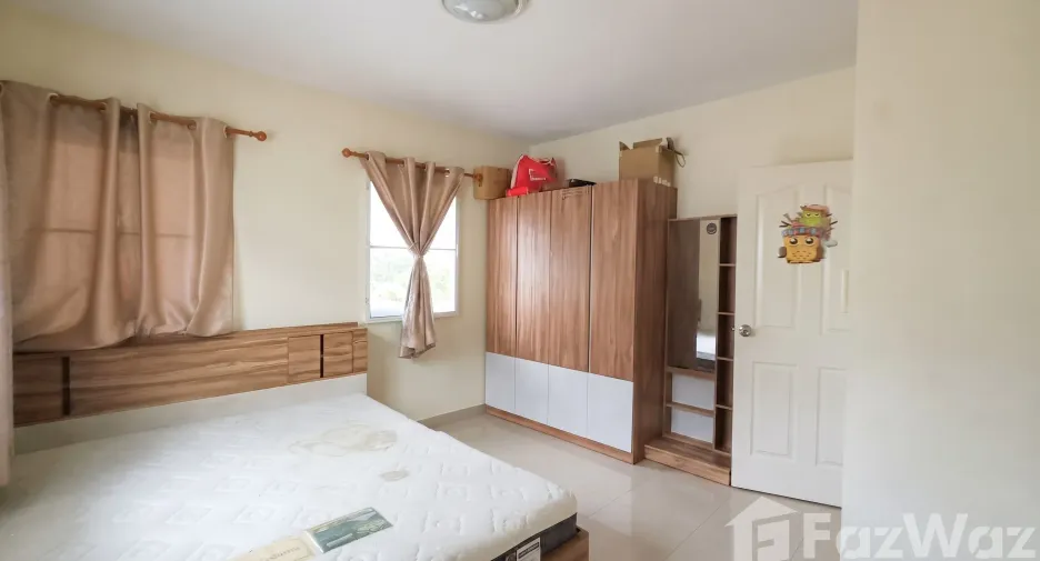 For sale 4 bedrooms house in Khlong Luang, Pathum Thani