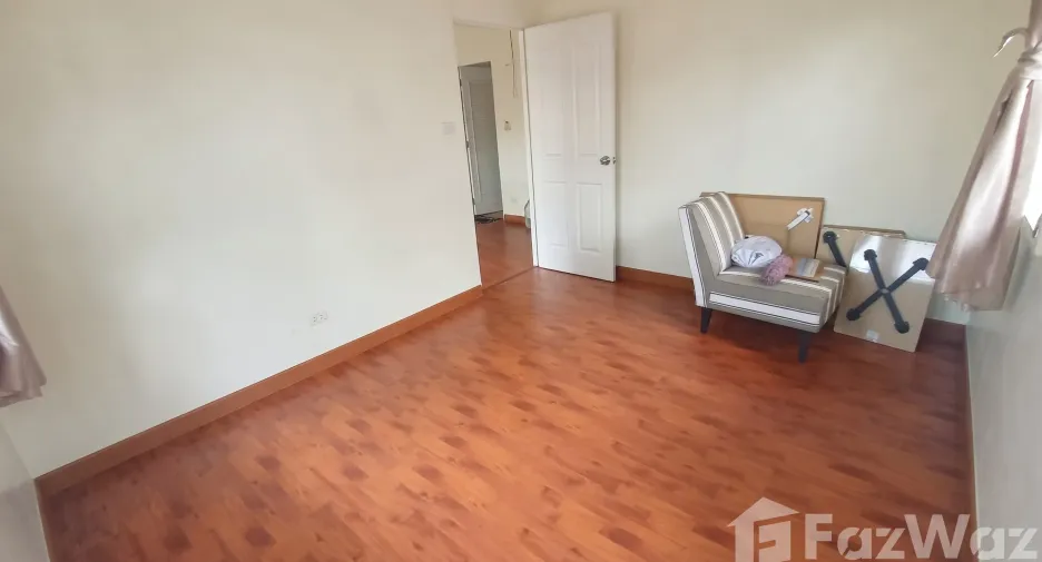 For sale 4 bedrooms house in Khlong Luang, Pathum Thani