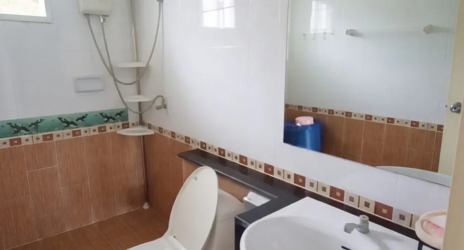 For sale 4 bedrooms house in Khlong Luang, Pathum Thani