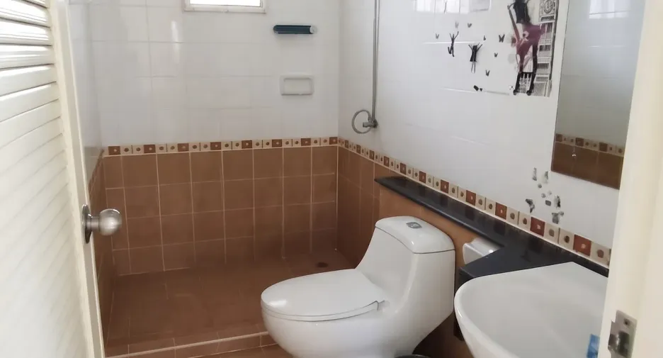 For sale 4 bedrooms house in Khlong Luang, Pathum Thani