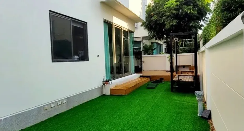 For sale 5 bedrooms house in Pak Kret, Nonthaburi