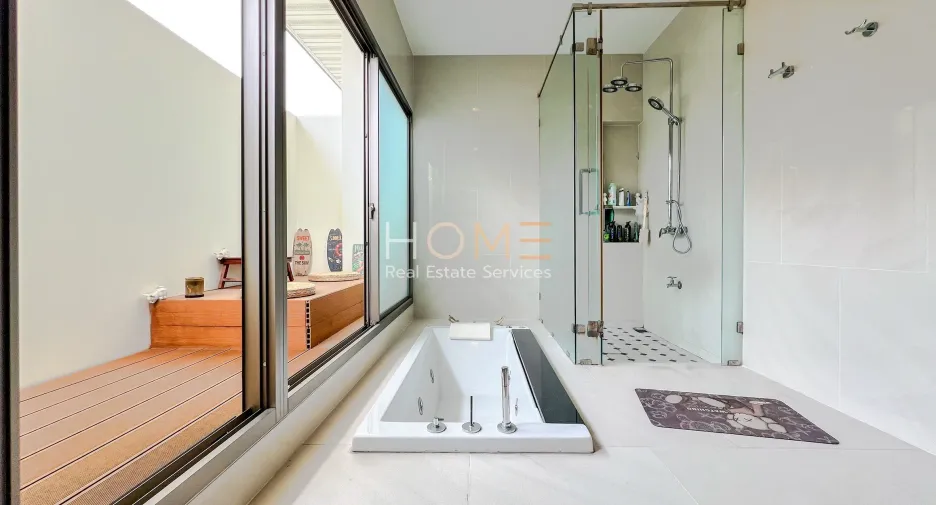 For sale 5 bedrooms house in Pak Kret, Nonthaburi