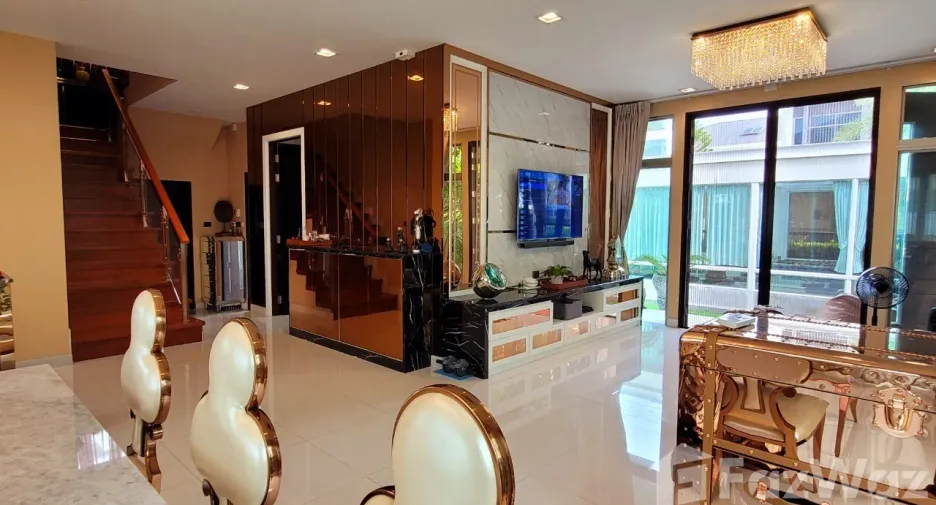 For sale 5 bedrooms house in Pak Kret, Nonthaburi