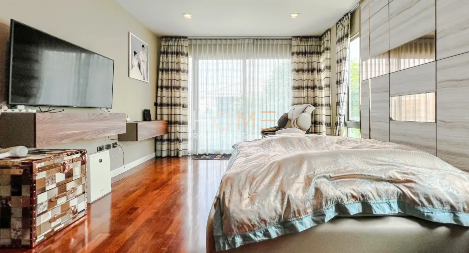 For sale 5 bedrooms house in Pak Kret, Nonthaburi