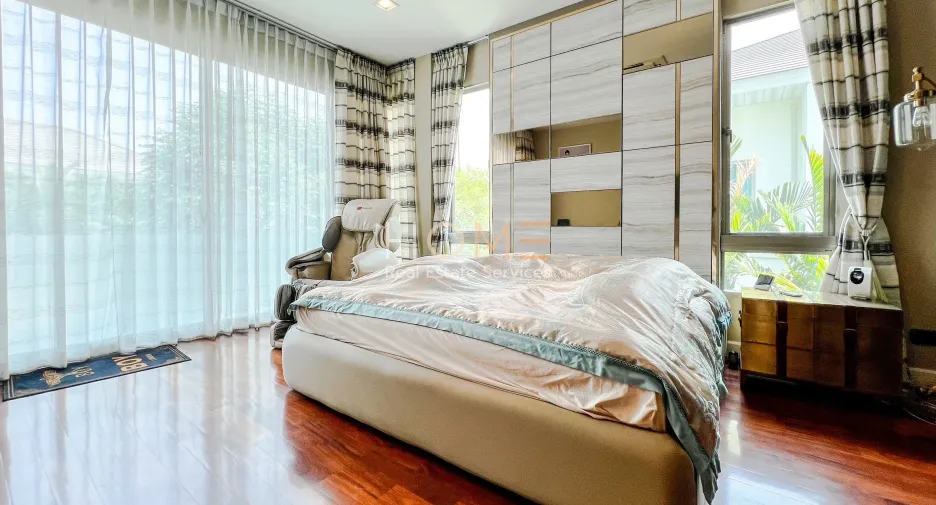For sale 5 bedrooms house in Pak Kret, Nonthaburi