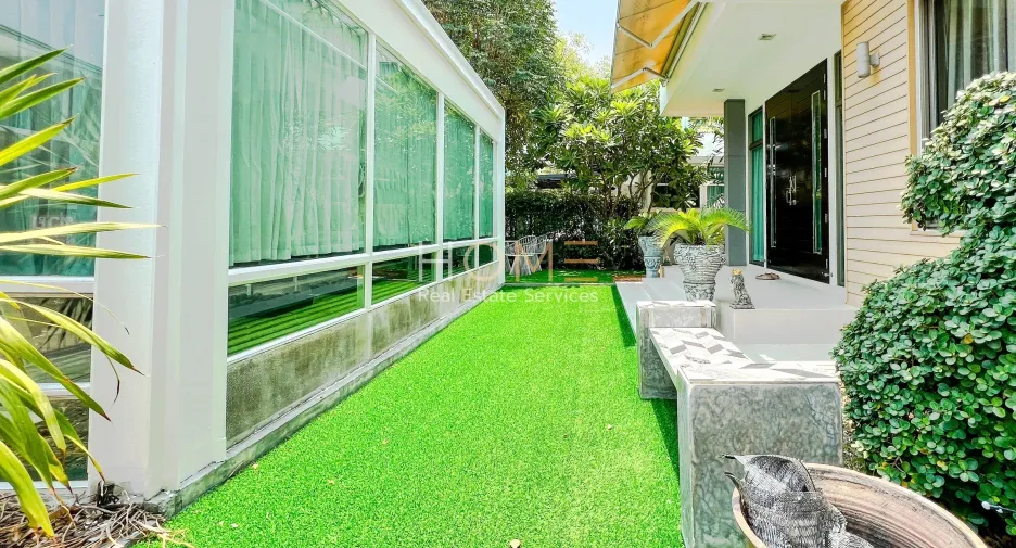 For sale 5 bedrooms house in Pak Kret, Nonthaburi