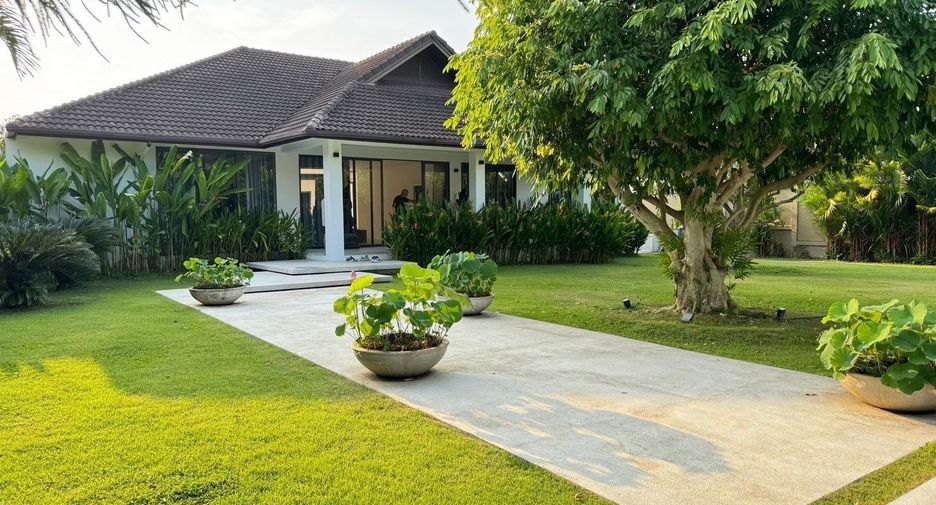 Продажа 4 спальни вилла в Huay Yai, Паттайя