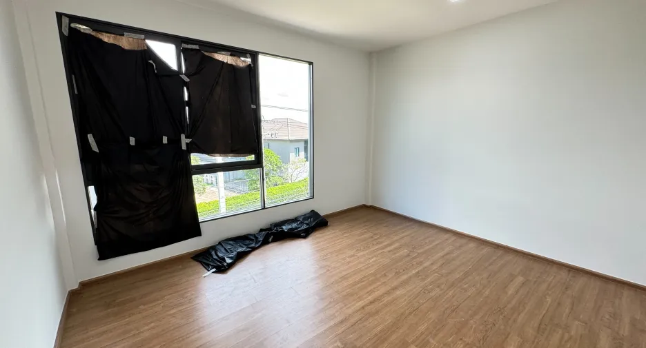 Local comercial en alquiler de 2 habitaciones en Khlong Luang, Pathum Thani