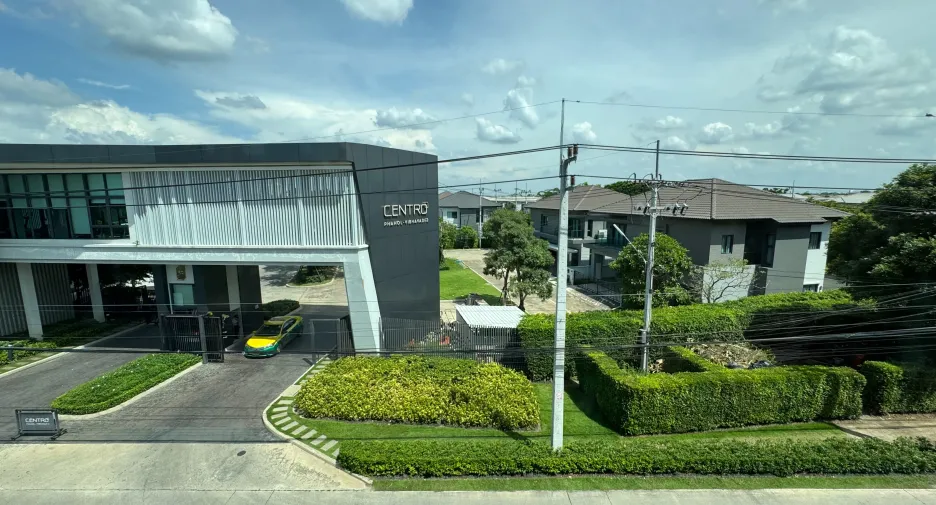 Local comercial en alquiler de 2 habitaciones en Khlong Luang, Pathum Thani