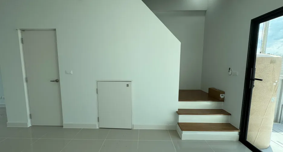Local comercial en alquiler de 2 habitaciones en Khlong Luang, Pathum Thani