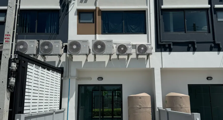 Local comercial en alquiler de 2 habitaciones en Khlong Luang, Pathum Thani