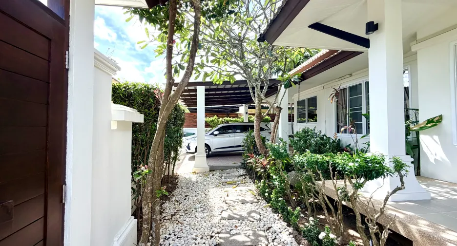 Villa en venta y en alquiler de 4 habitaciones en Mueang Phuket, Phuket