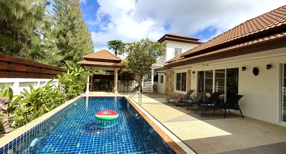 Villa en venta y en alquiler de 4 habitaciones en Mueang Phuket, Phuket