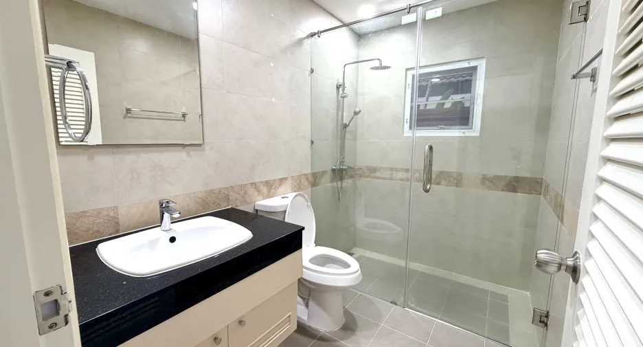 Villa en venta y en alquiler de 4 habitaciones en Mueang Phuket, Phuket
