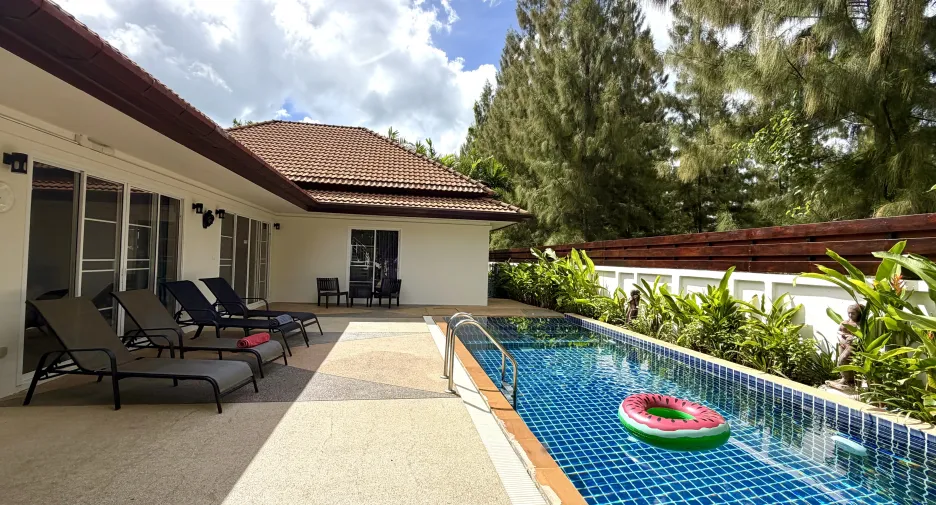Villa en venta y en alquiler de 4 habitaciones en Mueang Phuket, Phuket