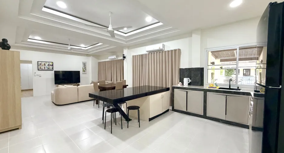 Villa en venta y en alquiler de 4 habitaciones en Mueang Phuket, Phuket
