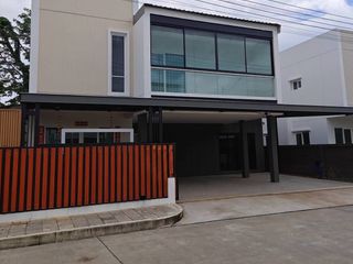 For rent 4 bedrooms house in Mueang Chiang Mai, Chiang Mai