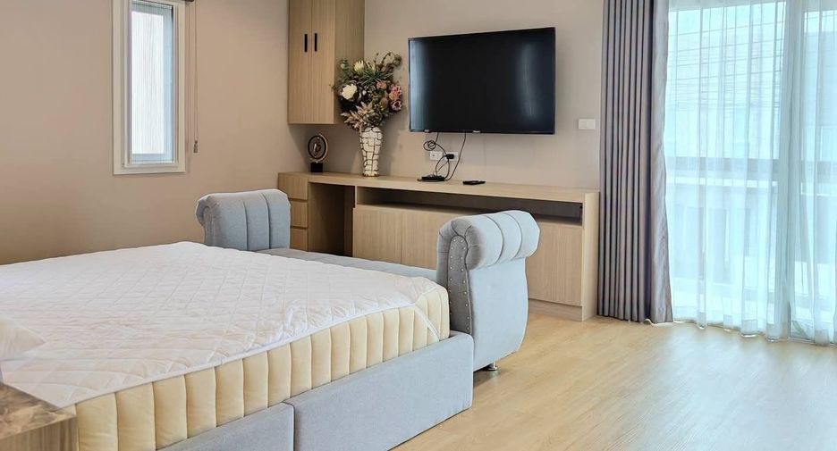 For rent 4 bedrooms house in Mueang Chiang Mai, Chiang Mai