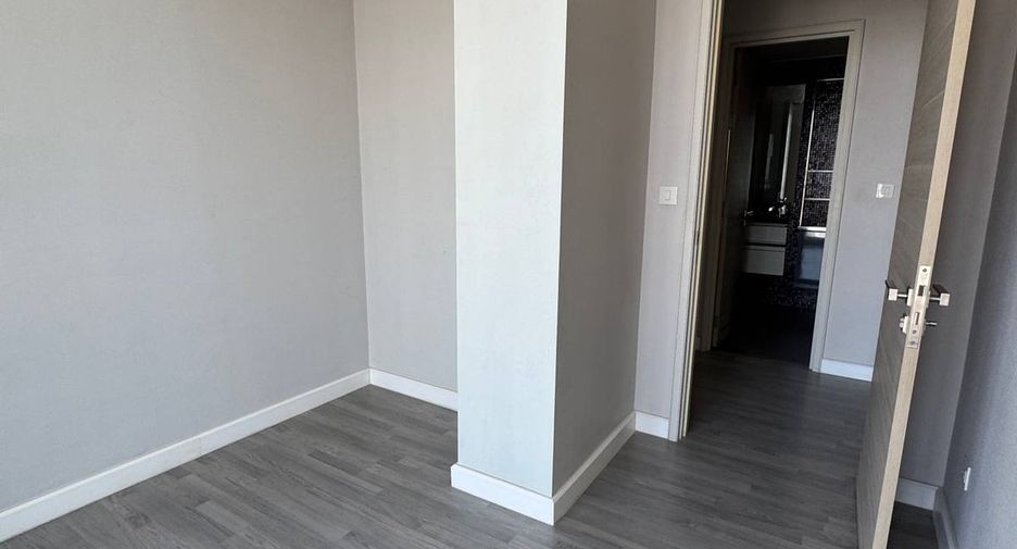 For sale 2 ベッドルーム condo in Sathon, Bangkok