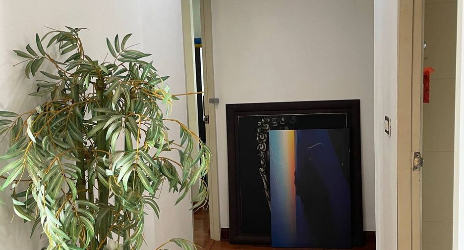Condo en alquiler y en venta de 2 habitaciones en Watthana, Bangkok