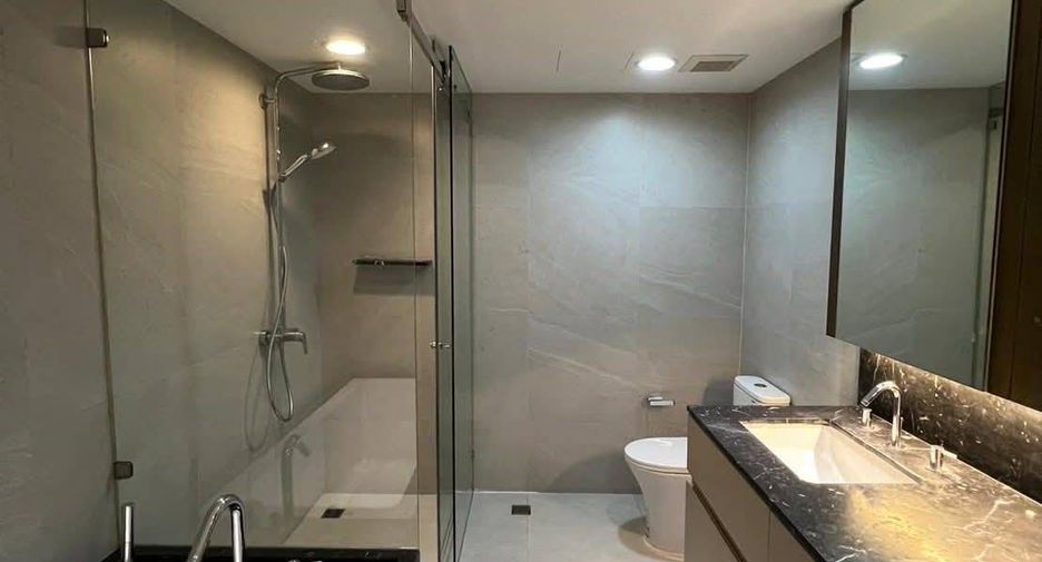 For sale 4 bedrooms condo in Sathon, Bangkok