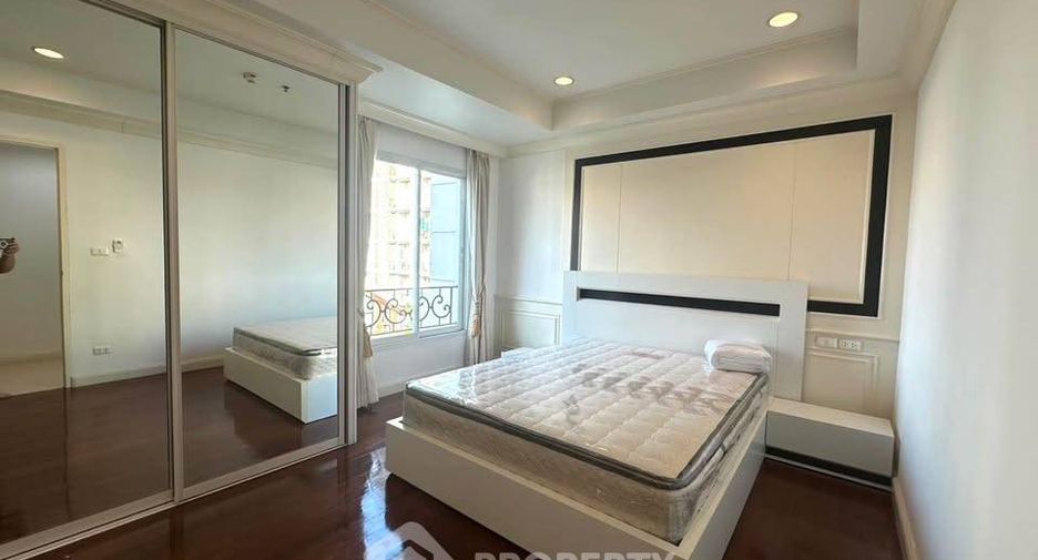 For sale 3 bedrooms condo in Khlong Toei, Bangkok