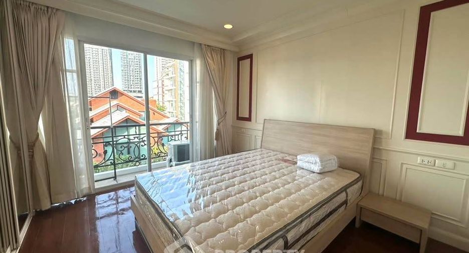 For sale 3 bedrooms condo in Khlong Toei, Bangkok