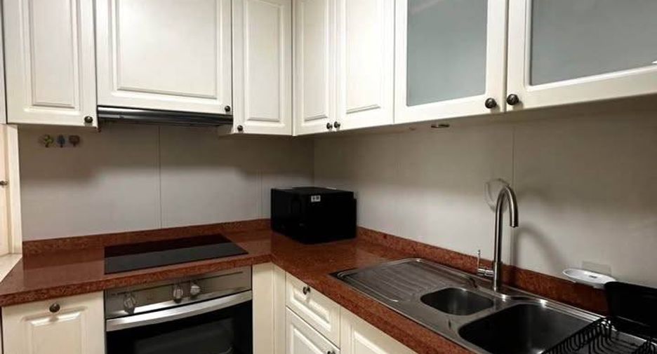 For sale 3 bedrooms condo in Khlong Toei, Bangkok