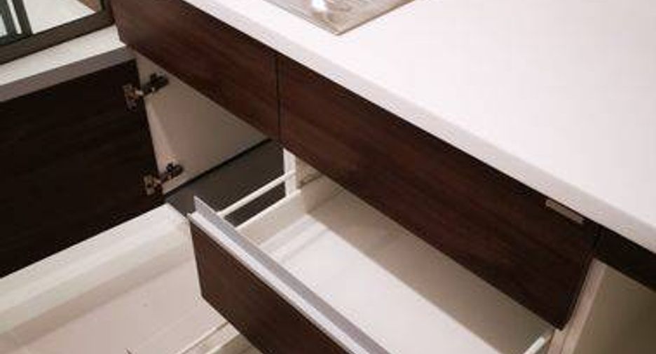 Condo en alquiler y en venta de 1 habitaciones en Watthana, Bangkok